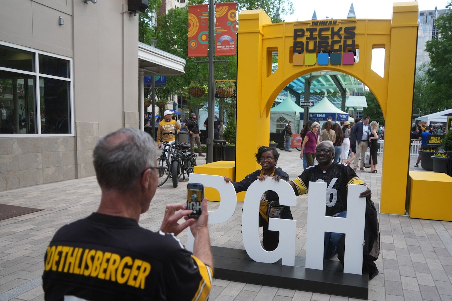 NFL draft and its many fans bring a city hope — and prompt schools to go virtual - The Washington Post