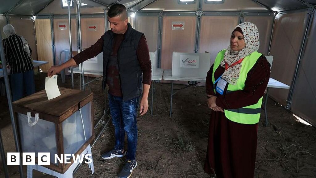 Palestinians in West Bank and some in Gaza vote in local elections - BBC