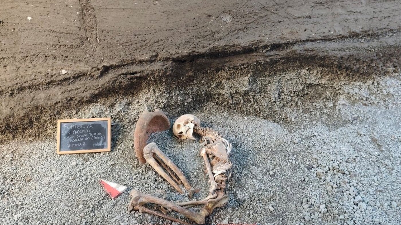 Pompeii archaeologists use AI to reconstruct man killed in volcano's eruption - NPR