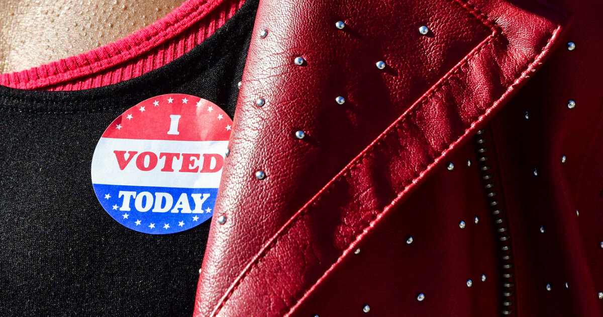 Judge dismisses DOJ lawsuit against Arizona seeking voter data - NBC News