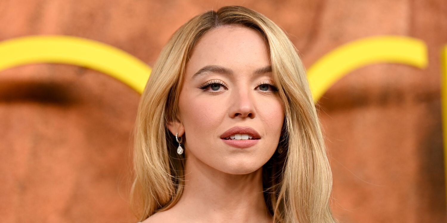 Sydney Sweeney Pairs a Plunging Corset With a Tiny Frilly Miniskirt for a Surprise Stagecoach Appearance With Diplo - instyle.com