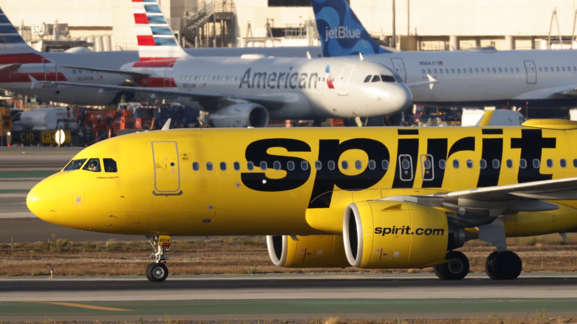 Clock ticks on Spirit Airlines as bondholders weigh Trump bailout. Here's what could happen next - CNBC