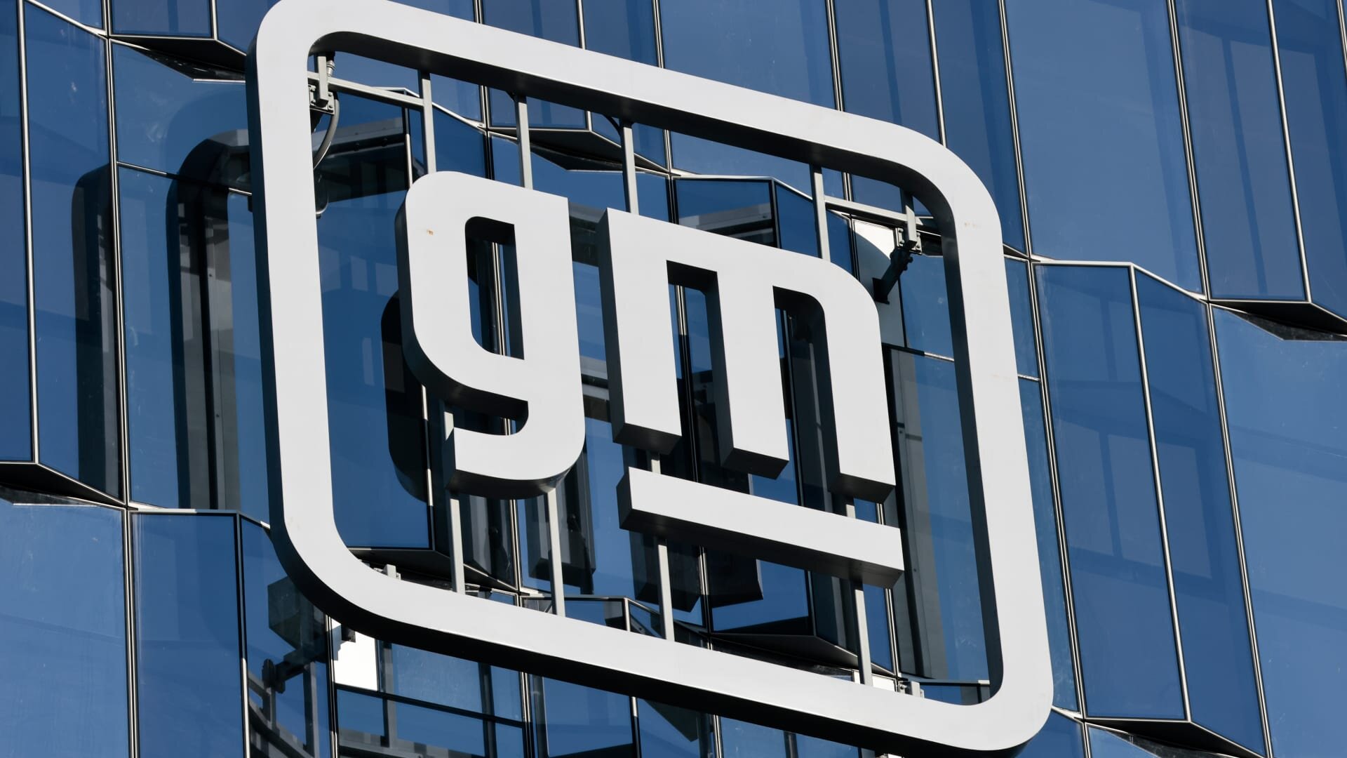 General Motors is set to report earnings before the bell. Here's what Wall Street expects - CNBC