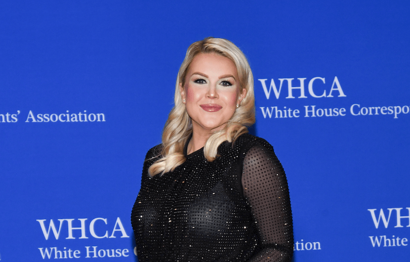 White House Correspondents Red Carpet: Trump Officials Mix With Celebrities - Deadline