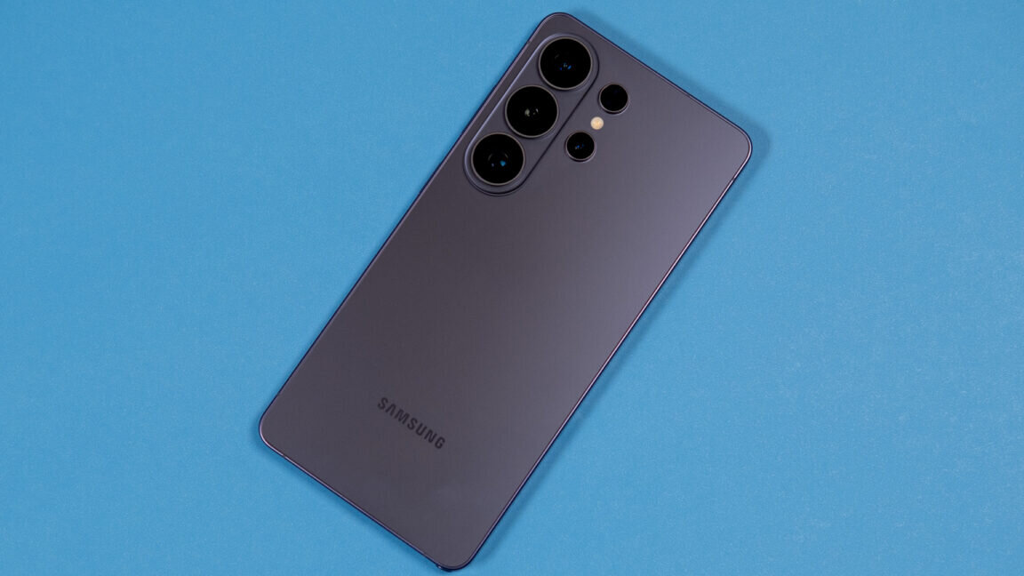 Samsung may be bracing for first-ever annual loss in smartphone business - Ars Technica