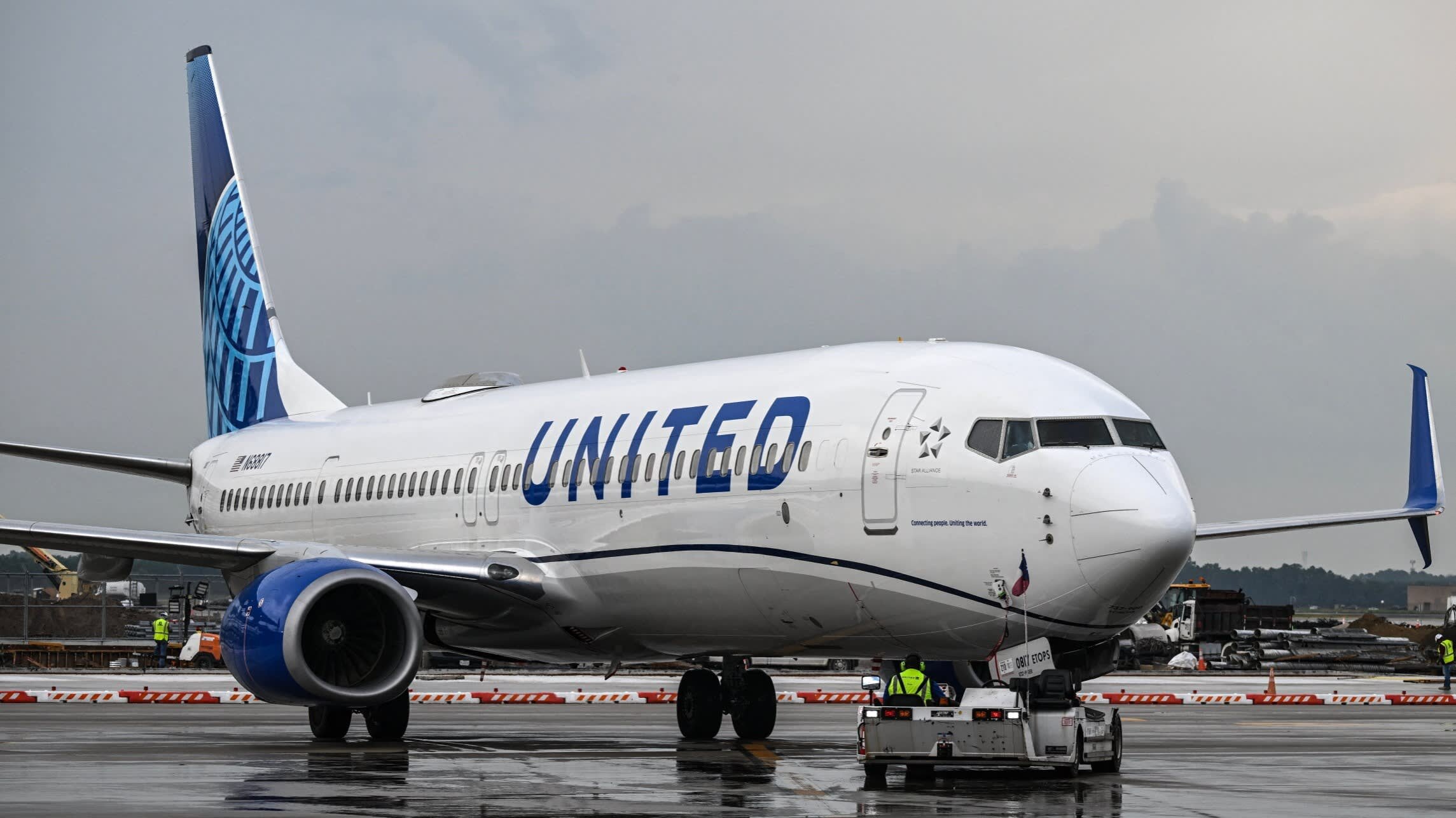 United chief hits out at American Airlines for refusing merger talks - Financial Times