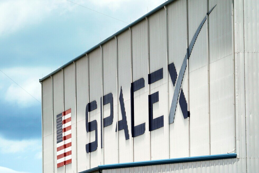 SpaceX says it can buy AI coding tool Cursor for $60B later this year - AP News