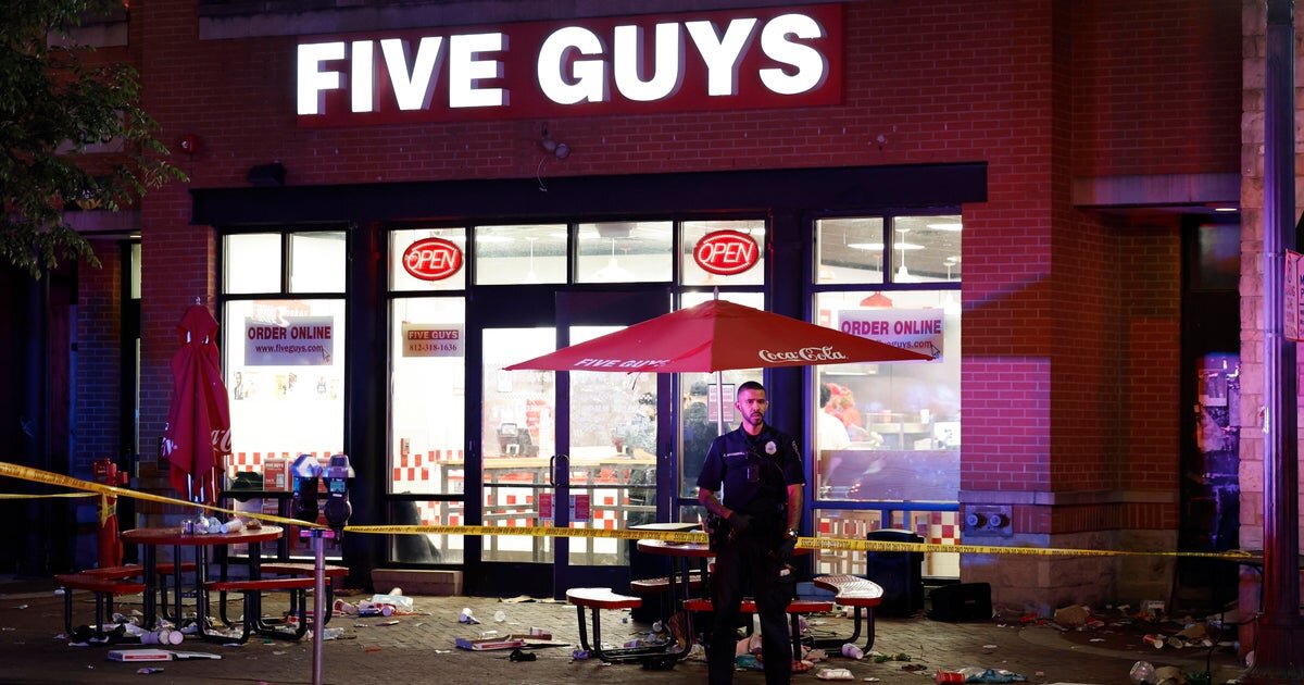 5 injured in shooting near Indiana University following Little 500 races - CBS News