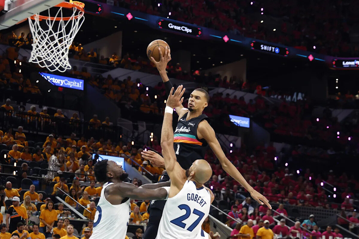 Victor Wembanyama sets NBA postseason record with 12 blocks, but can’t lead Spurs past Timberwolves in Game 1 - Yahoo Sports