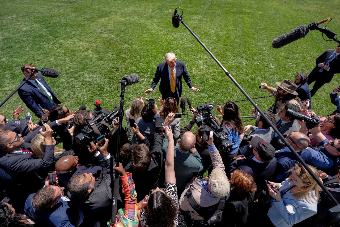 Amid war, Trump says he doesn’t ‘think about Americans’ financial situation’ - The Washington Post