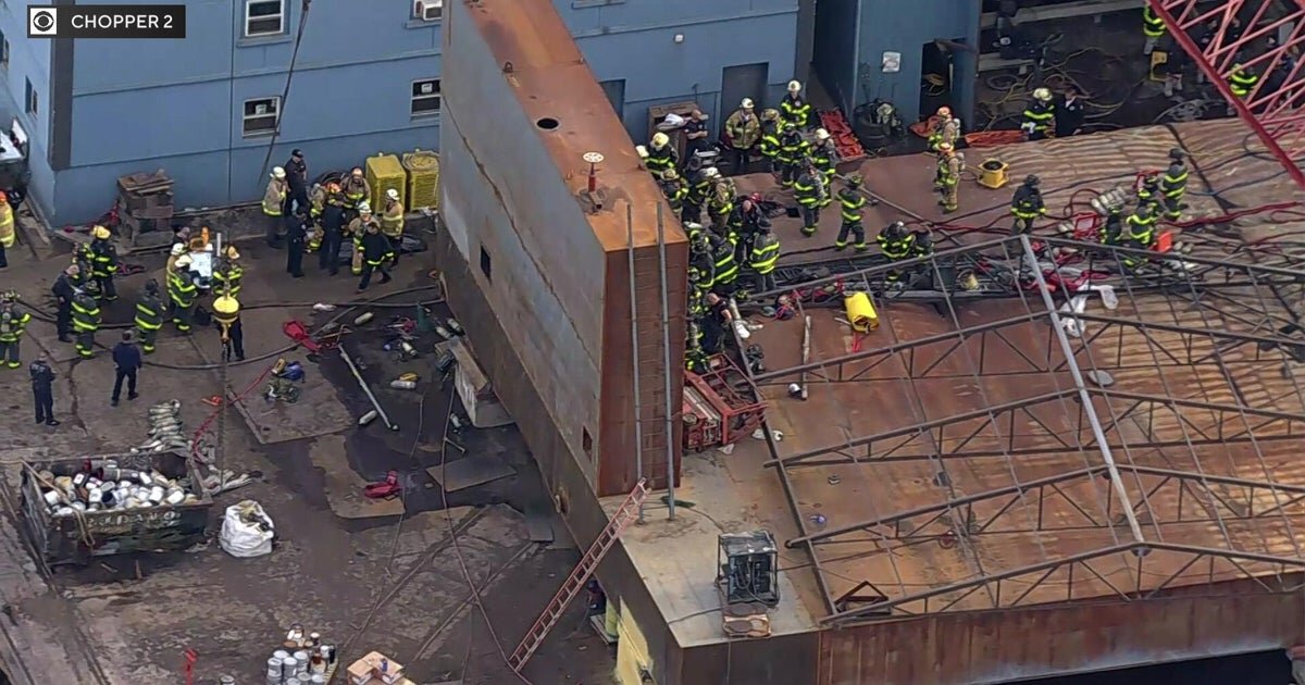 Staten Island shipyard explosion, fire leaves 1 dead, over 30 hurt - CBS News