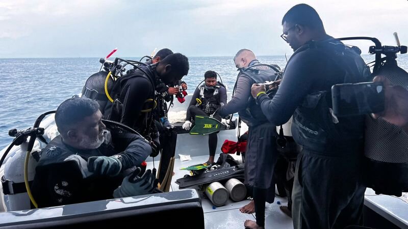Top divers join perilous mission to recover Italian tourists’ remains from Maldives sea cave - CNN