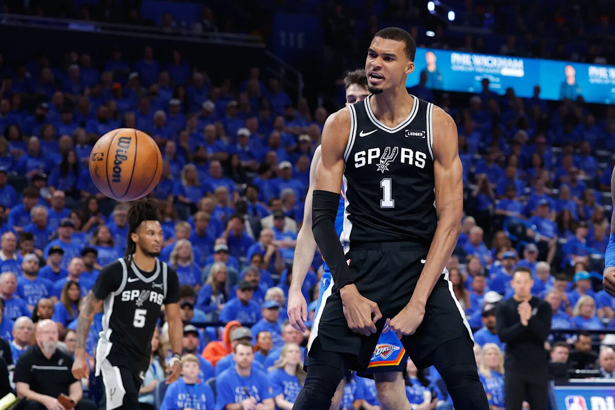 Victor Wembanyama does it all with 40-20 game in 2 OTs to send Spurs past Thunder in Game 1 classic - Yahoo Sports Australia