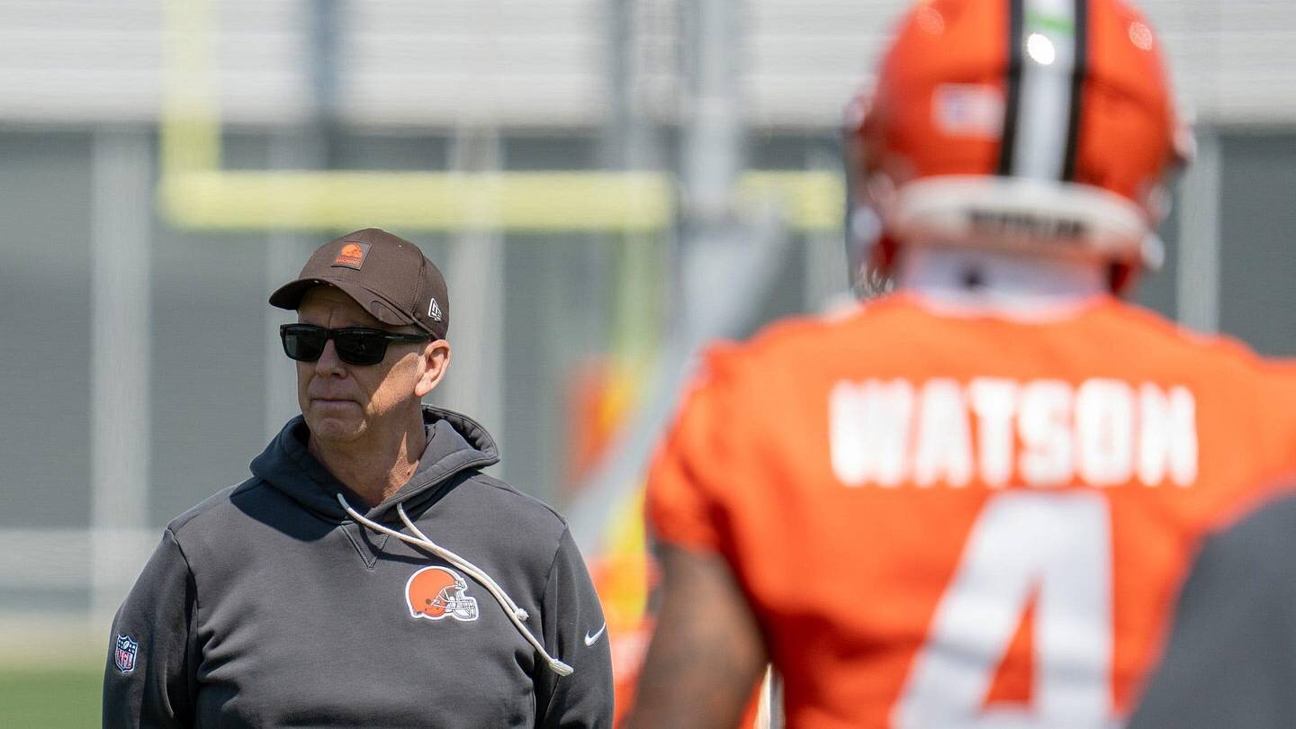 Albert Breer’s Mailbag: Why the Browns are Giving Deshaun Watson a Chance to Start - Sports Illustrated