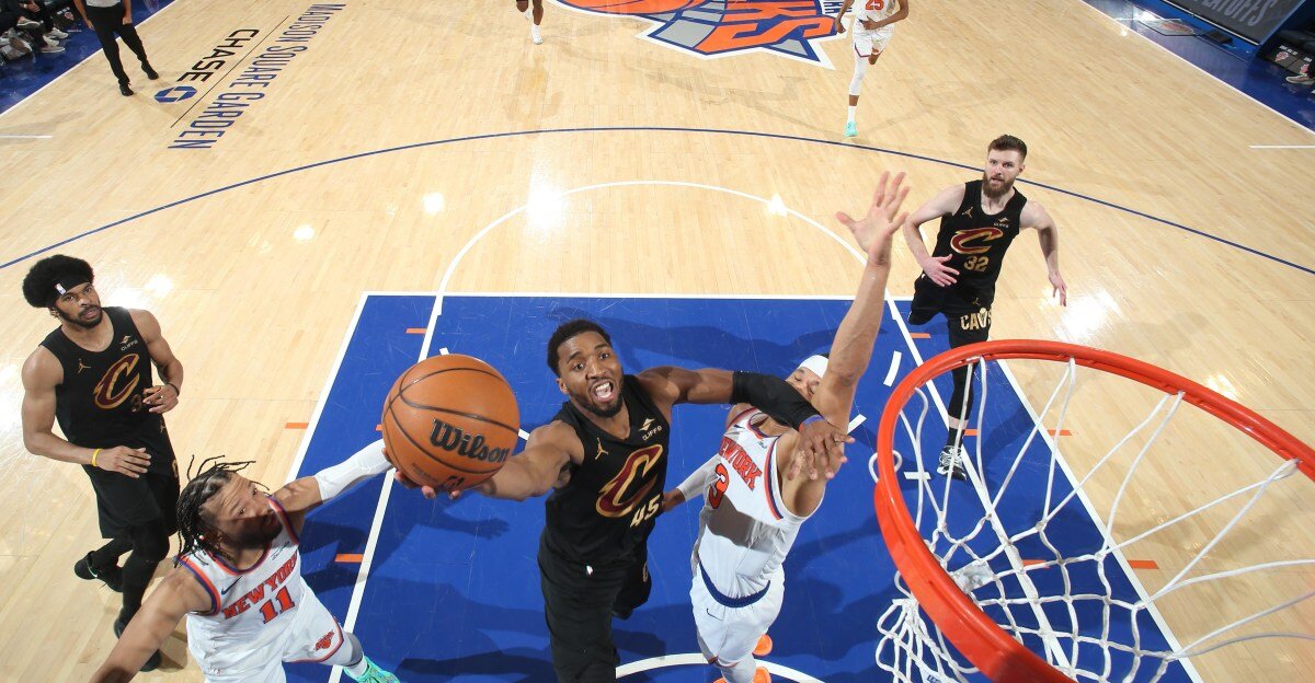 Cavs blow 22-point lead in disasterous Game 1 loss to Knicks - Fear The Sword