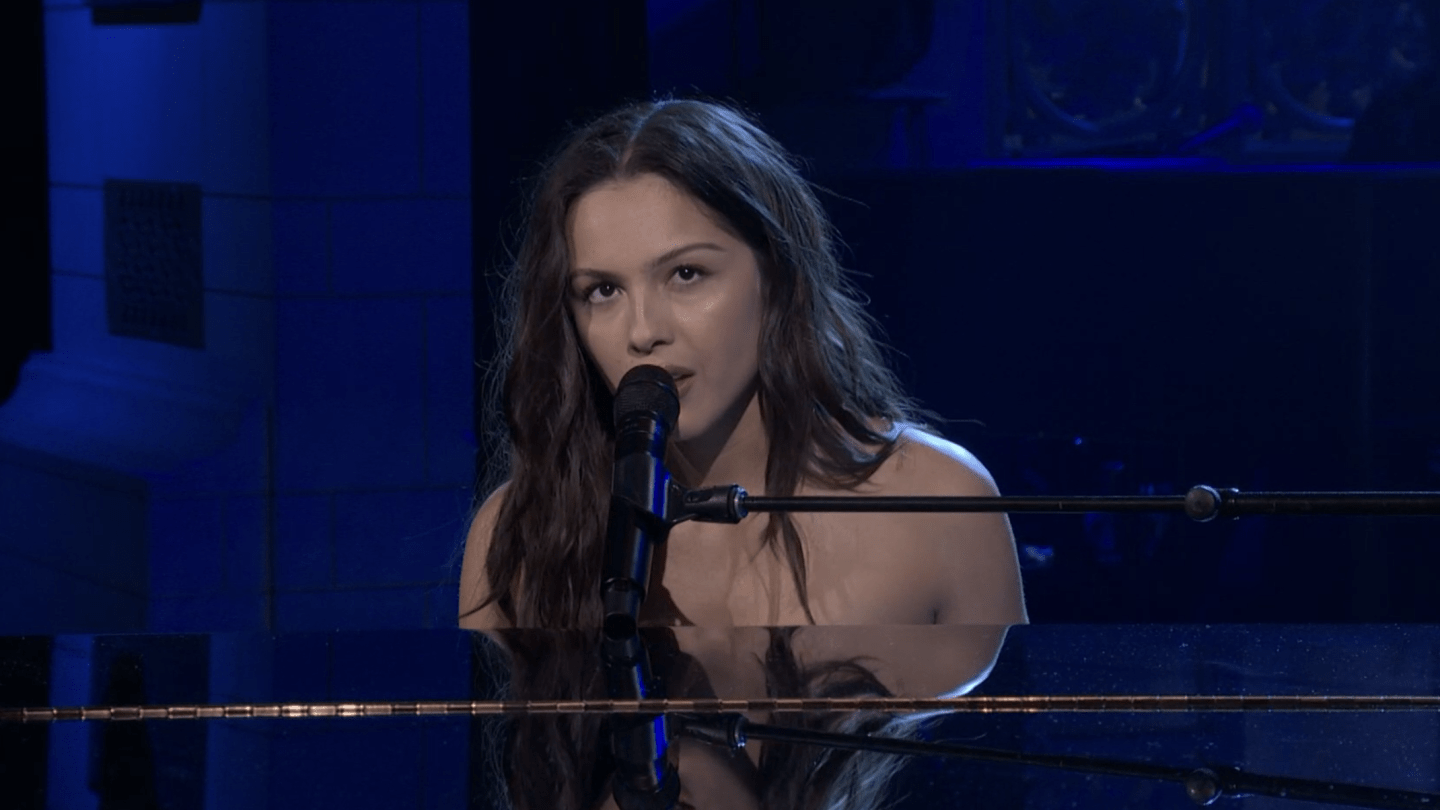 Olivia Rodrigo Recalls Working With “Acting Legend” Jake Paul, Sings “Drivers License” Parody on ‘SNL’ - The Hollywood Reporter