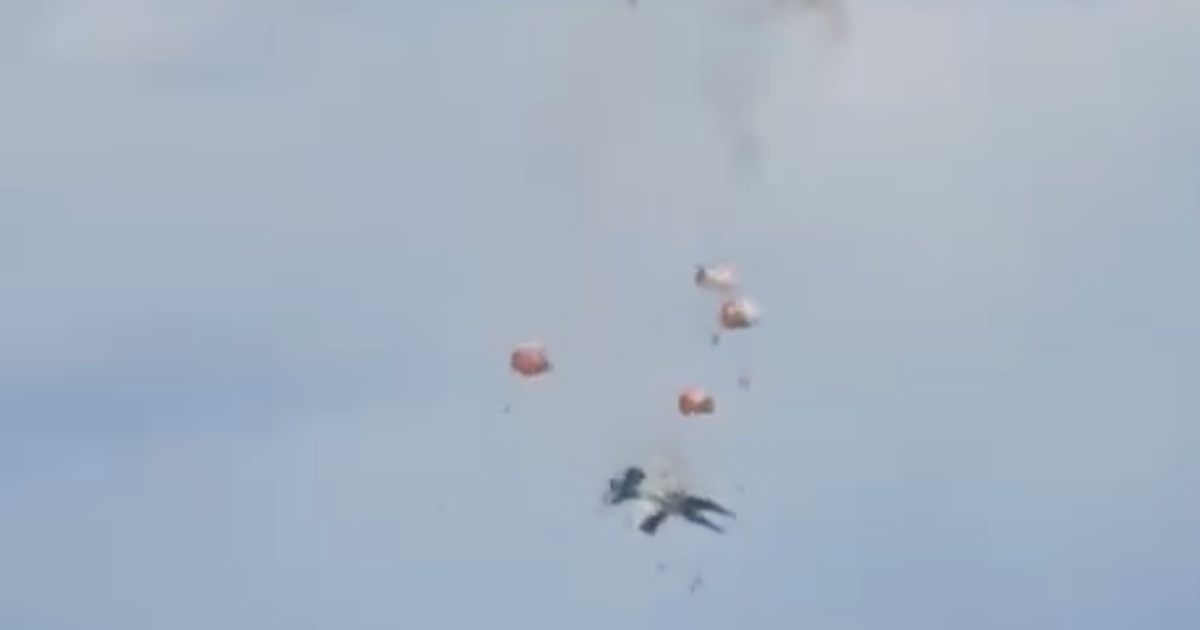 Fighter jets crash in midair during air show at Idaho Air Force base, crew eject safely: "A lot of luck involved" - CBS News
