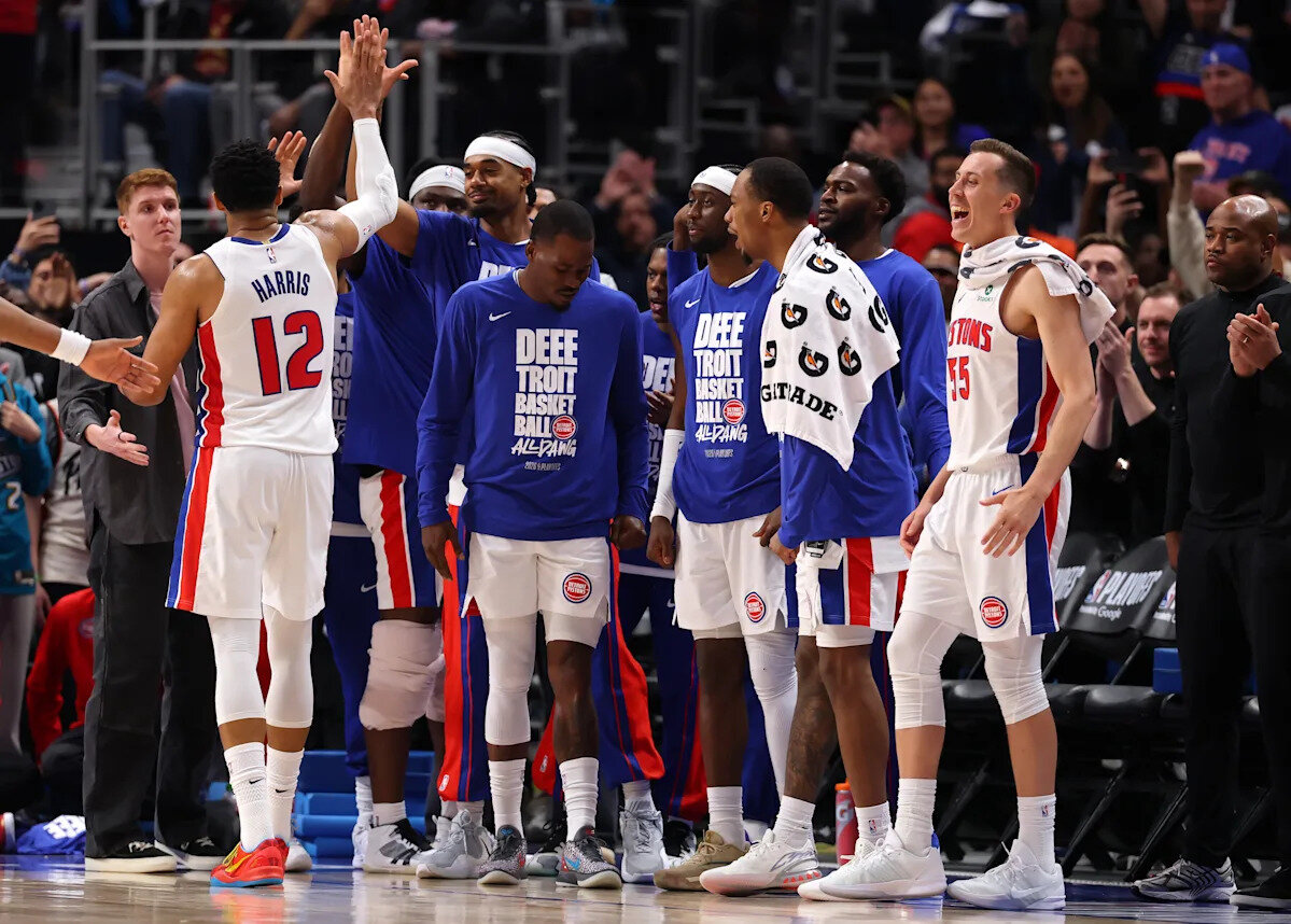 Pistons hold off Cavaliers in Game 2 to take 2-0 series lead - Yahoo Sports