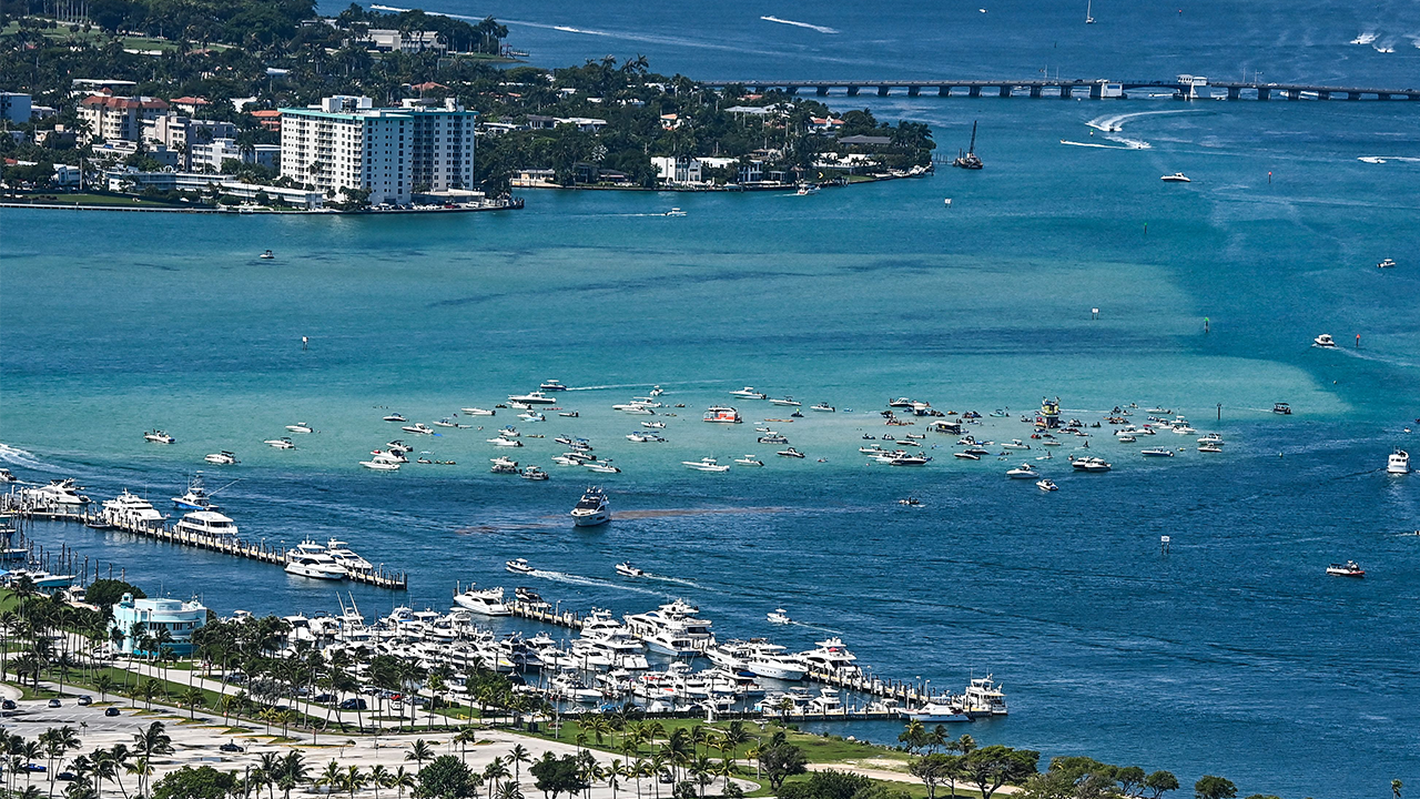 Nearly a dozen injured after possible boat explosion at popular Florida tourist destination - Fox News