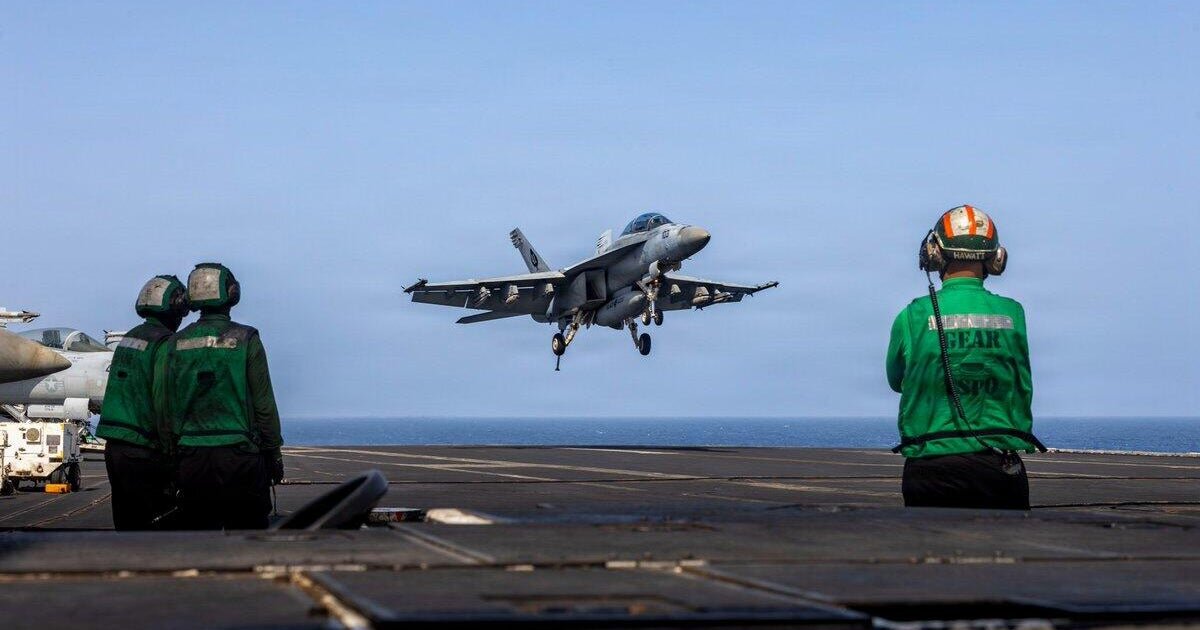 Live Updates: Iran fires missile at Kuwait after U.S. strikes, as Trump says regime "negotiating on fumes" - CBS News