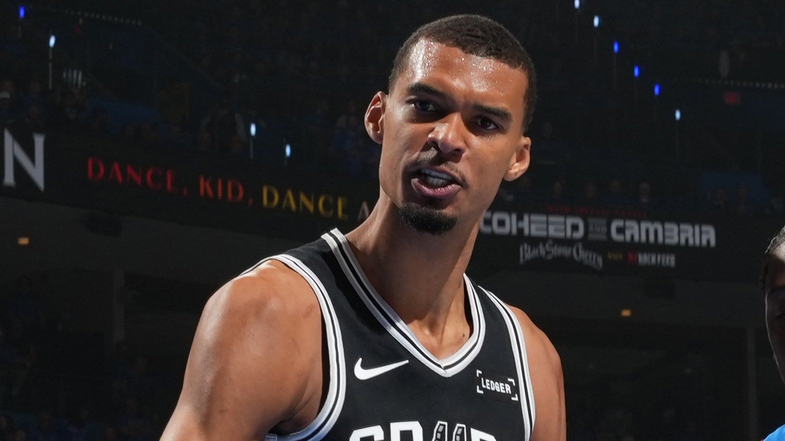 Live Updates: The Spurs-Thunder rivalry reignites - NBA