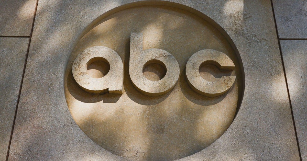 Could the FCC yank ABC's TV licenses amid Trump spat with Kimmel? - CBS News