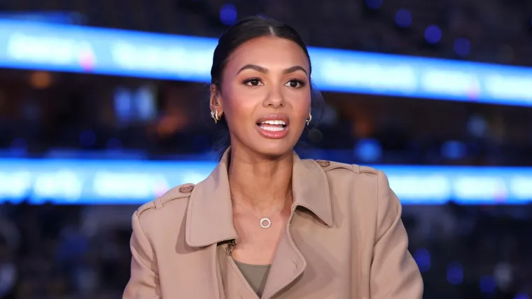 ESPN's Malika Andrews fires subtle shot back at Blake Griffin after Shams Charania bashing - Yahoo Sports
