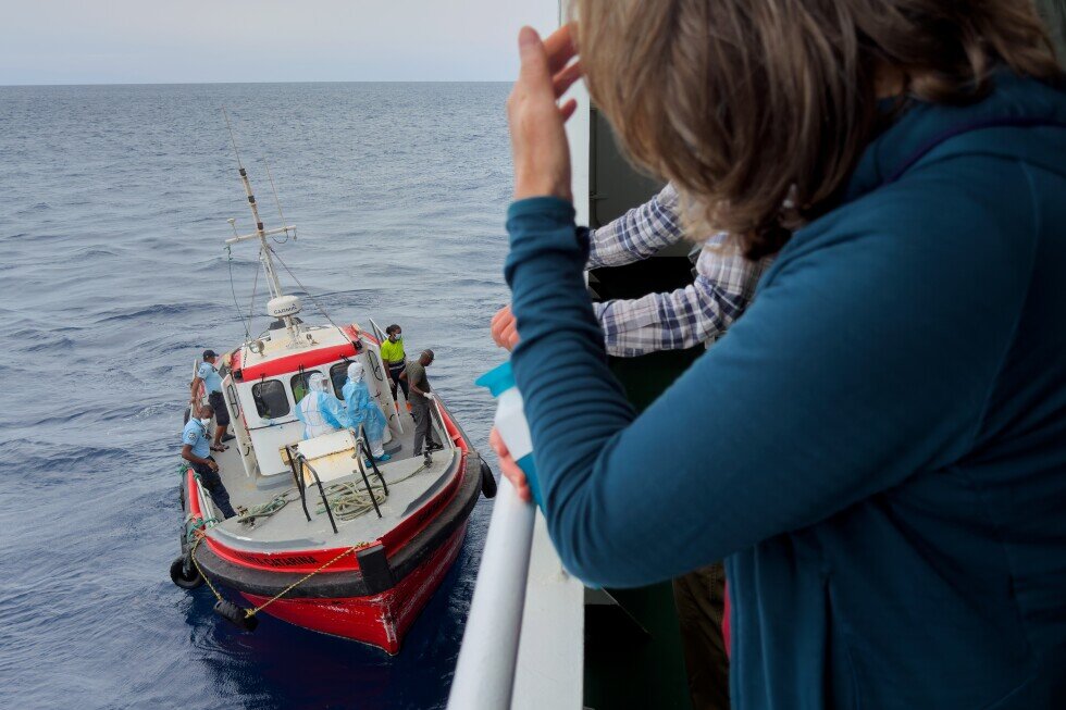 Spain readies for evacuations as a hantavirus-hit cruise ship heads for the Canary Islands - AP News