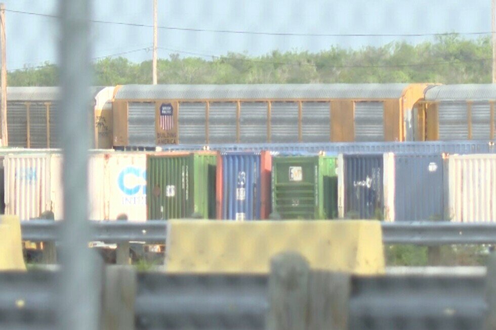 Heat stroke is suspected among 6 found dead in a shipping container at a rail yard near Texas border - AP News