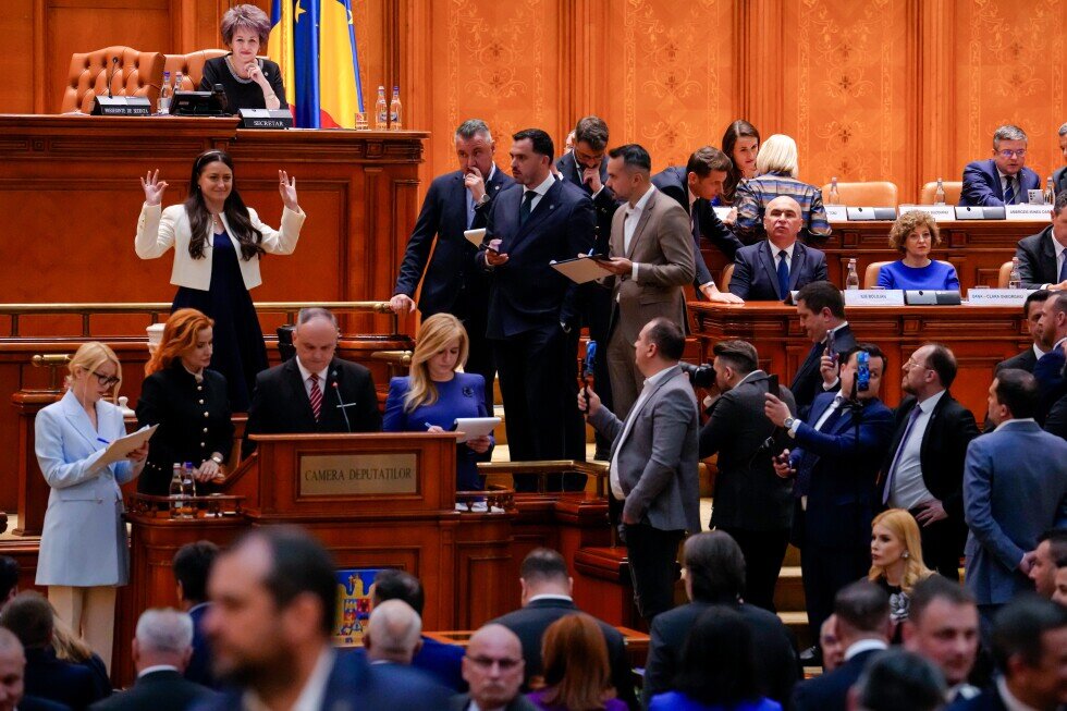Romania’s pro-European coalition collapses after prime minister fails a no-confidence vote - AP News