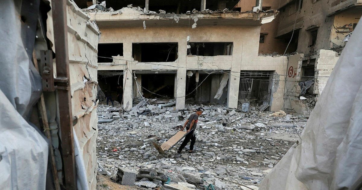 Gaza Hospital Says One Killed, Two Wounded in Israeli Strike - Haaretz