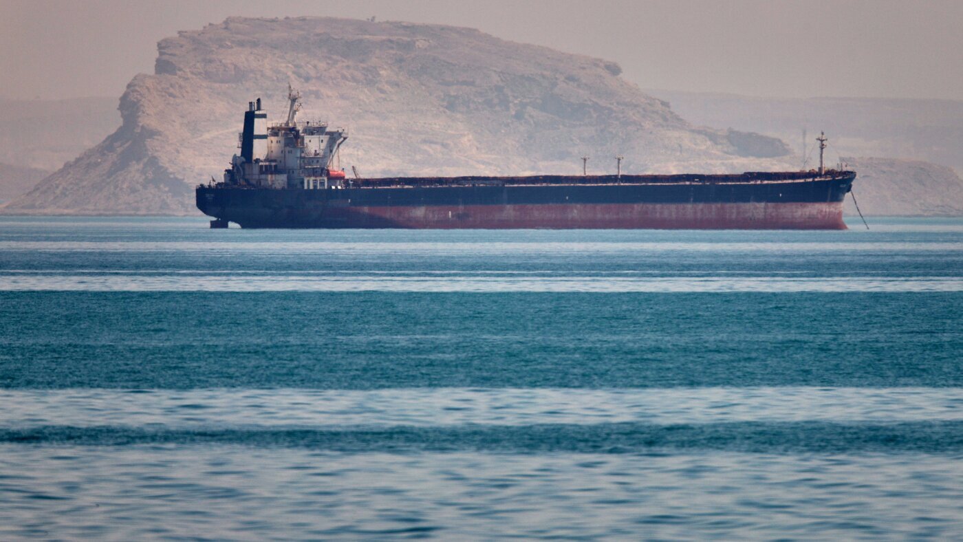 U.S. attempt to open Strait of Hormuz tests fragile Iran war ceasefire - NPR