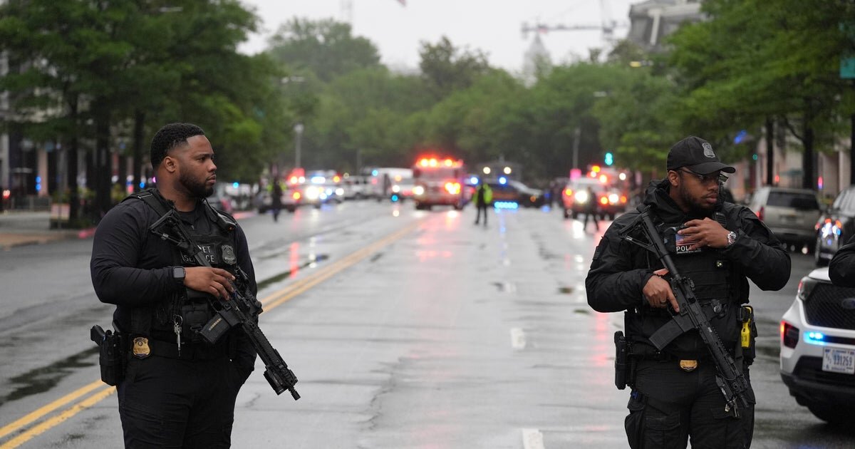 2 wounded, including possible suspect, after shots fired near White House, sources say - CBS News