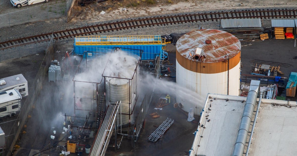 Efforts to stop California chemical leak in Orange County on "new trajectory," officials say, as 50,000 remain evacuated - CBS News