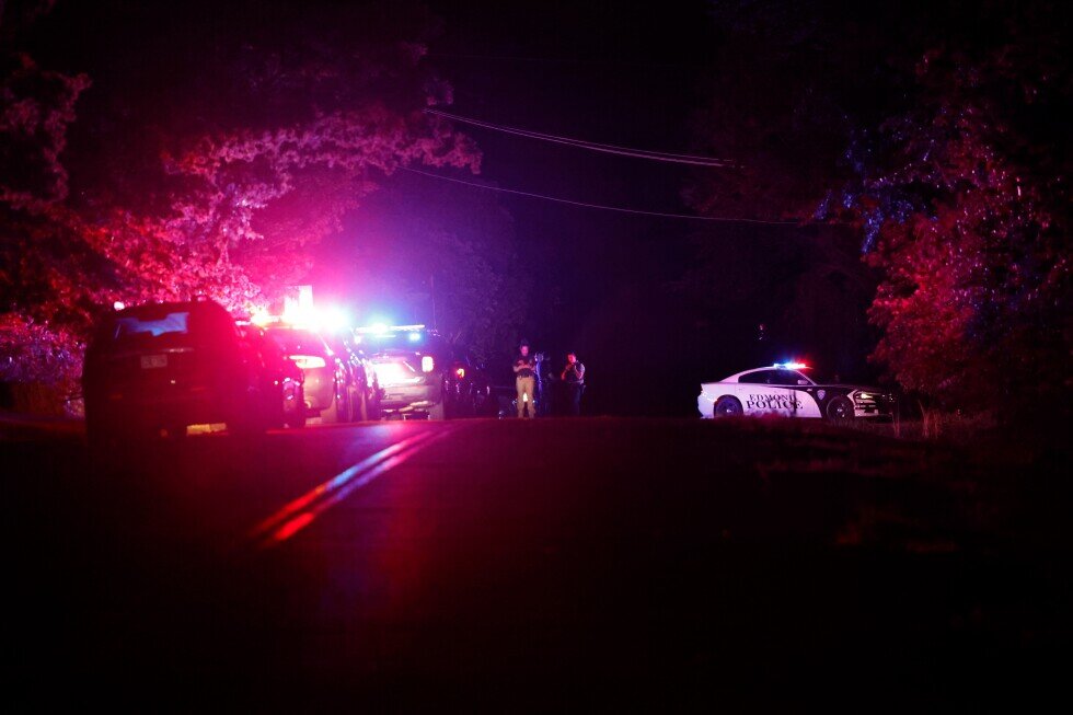 Shooting at lake near Oklahoma City injures at least 10 - AP News
