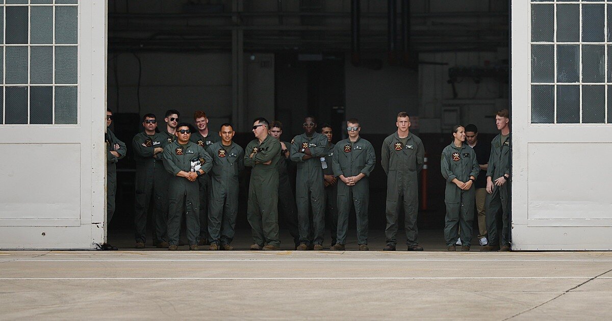 Flu sickens scores of troops at Air Force base after Pentagon ends vaccine requirement - NBC News
