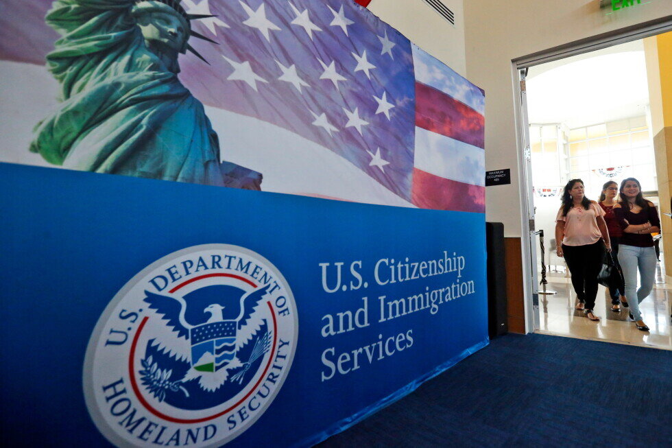 Federal judge strikes down Trump’s $100,000 fee on new H-1B visas - AP News
