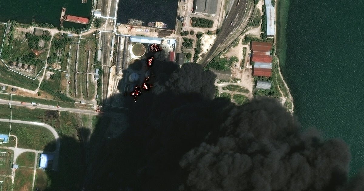 Ukraine launches huge drone attack on Russia and occupied Crimea as it seeks to force Putin "to end the war" - CBS News
