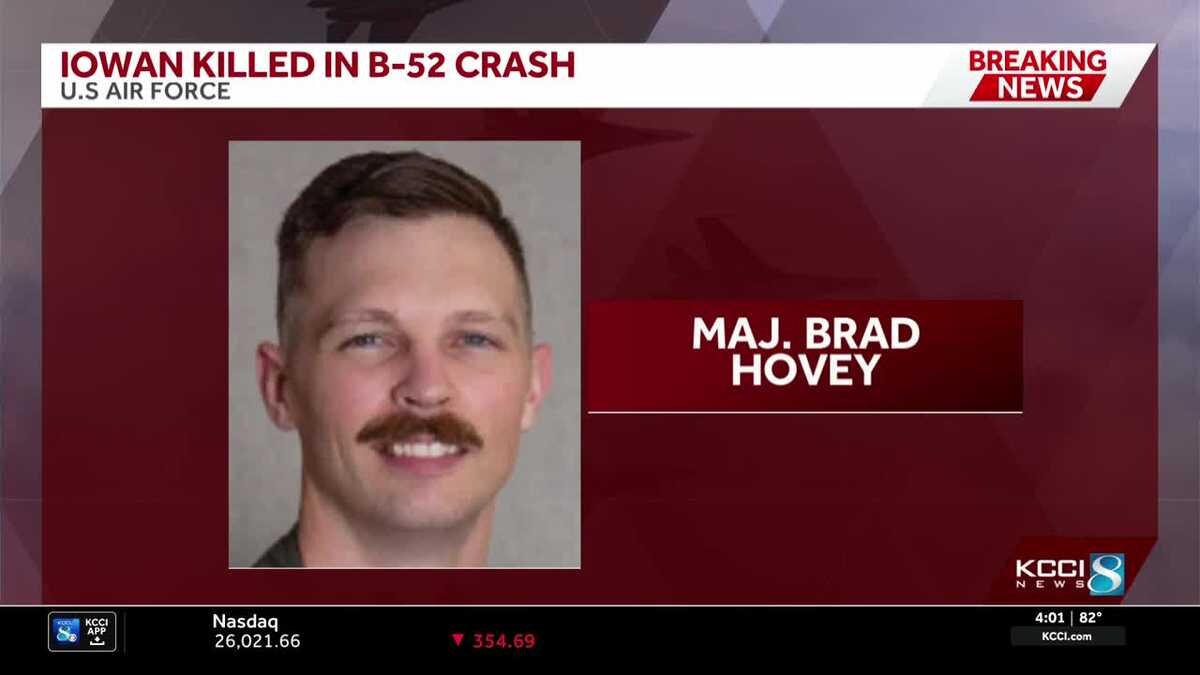 Iowa native among 8 killed in B-52 bomber crash at Edwards Air Force Base - KCCI