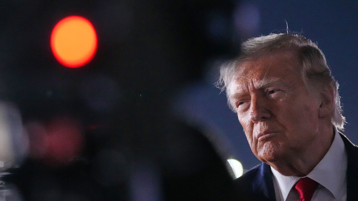 Trump says pilots are fine after U.S. helicopter crashes near Strait of Hormuz - NPR