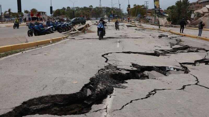 Live updates: Over 900 dead in Venezuela earthquakes as rescuers race to find victims - CNN