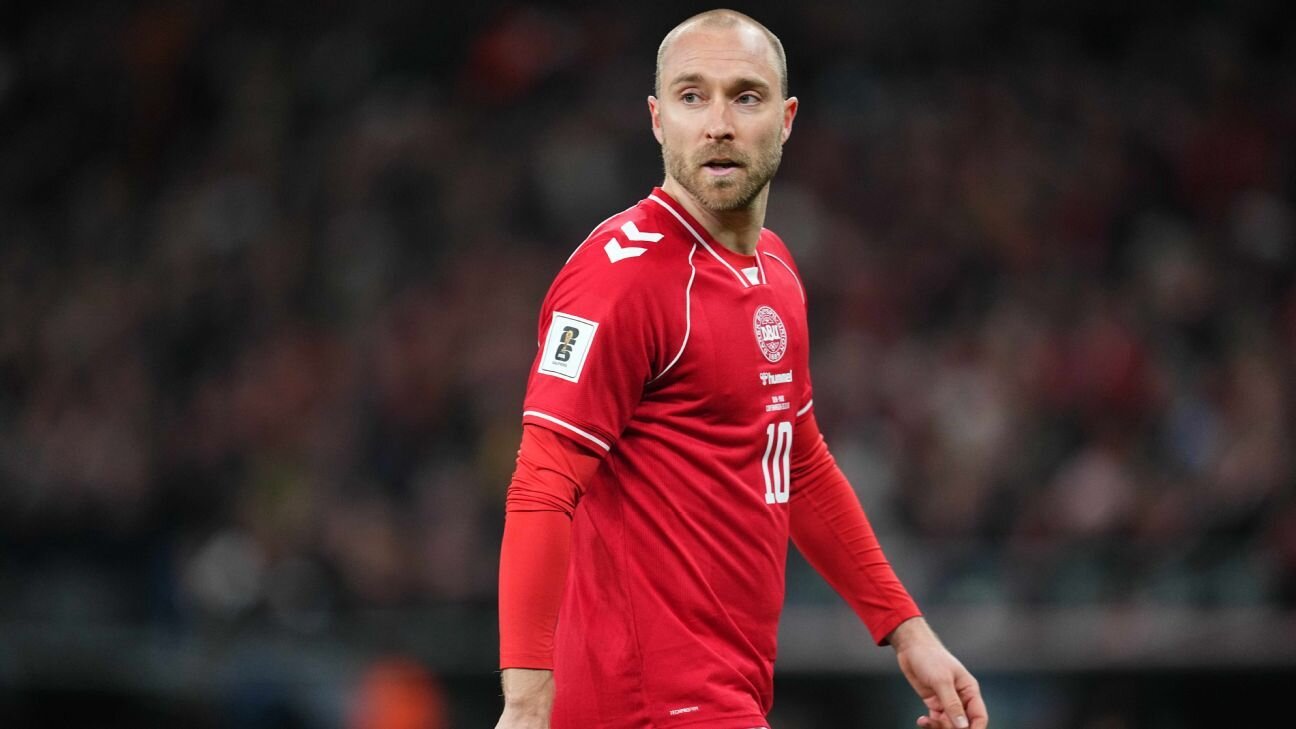 Christian Eriksen collapses on pitch, Denmark vs. Ukraine abandoned - ESPN