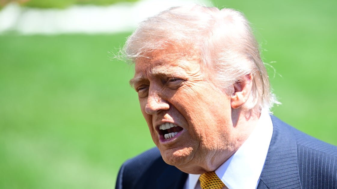 Sit Back And What?!?: Trump Shares Some Unsettling Advice In 1 A.M. Social Media Rant - HuffPost