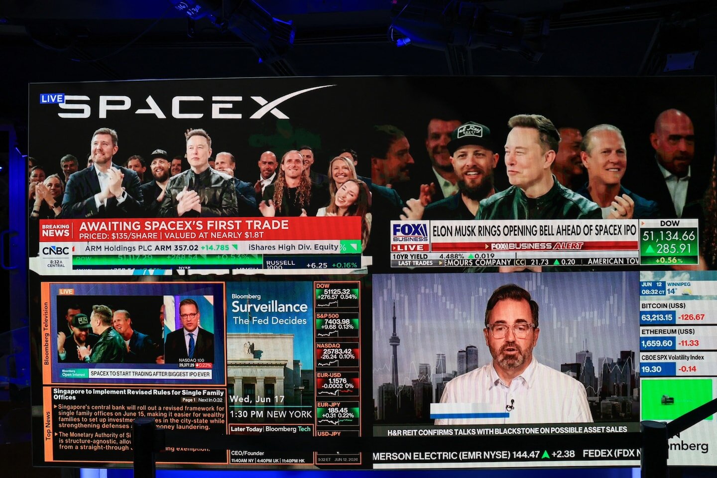 Elon Musk becomes the first trillionaire as SpaceX soars in its market debut - The Washington Post