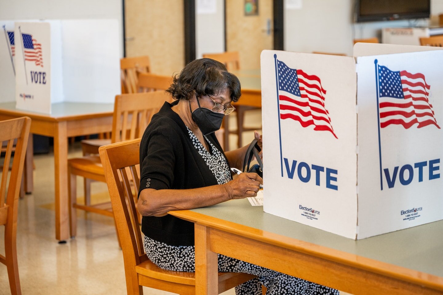 Supreme Court rules mail-in ballots arriving after Election Day can be counted - The Washington Post