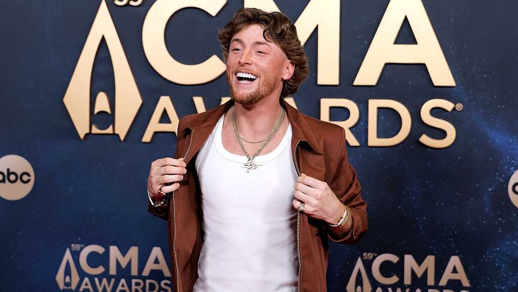 Arrest warrant issued for country artist Bailey Zimmerman in New Mexico - KOAT