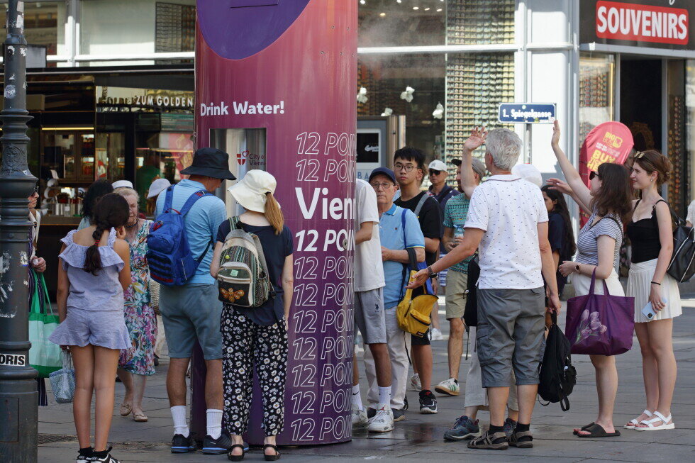 Central Europe sizzles as heat records are smashed in Switzerland, Denmark and Czech Republic - AP News