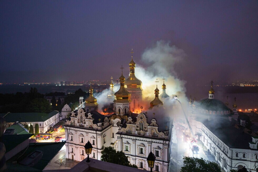 A Russian barrage in Ukraine kills 11 and damages a landmark cathedral - AP News