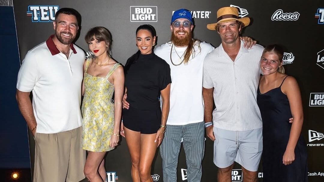 Taylor Swift attends Tight End University with Travis Kelce - ESPN