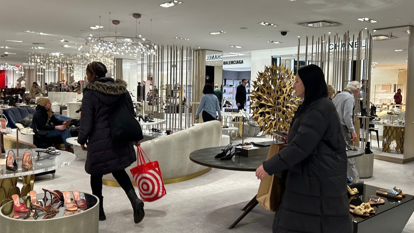 Saks officially emerges from Chapter 11 bankruptcy with less debt and a new name - ABC News - Breaking News, Latest News and Videos